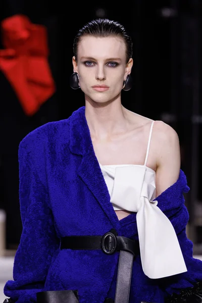 Look 19